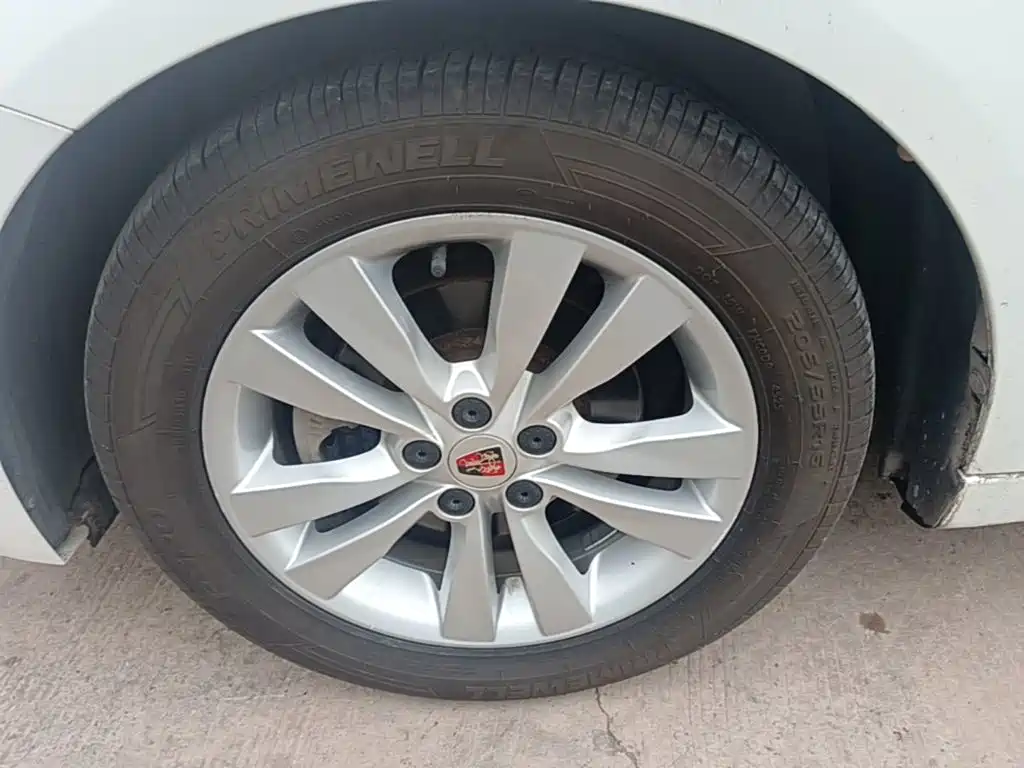 Фото 23 - Roewe 360