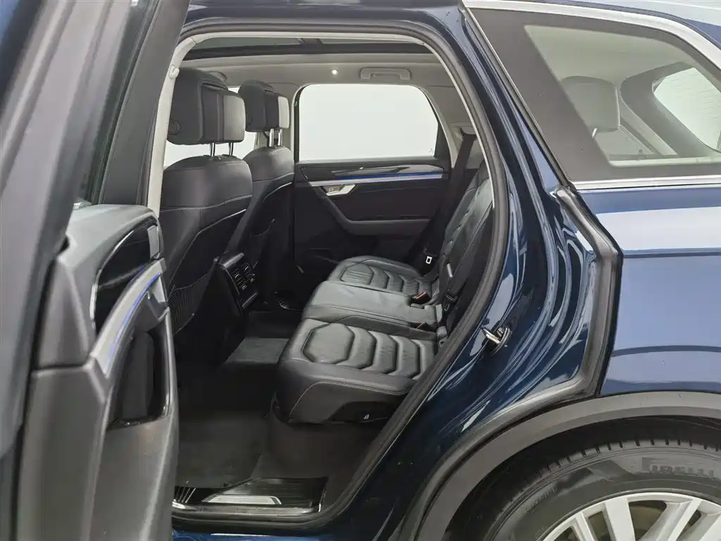 Volkswagen Touareg 2019 2.0TSI Sharp Wing Edition China VI фото 15