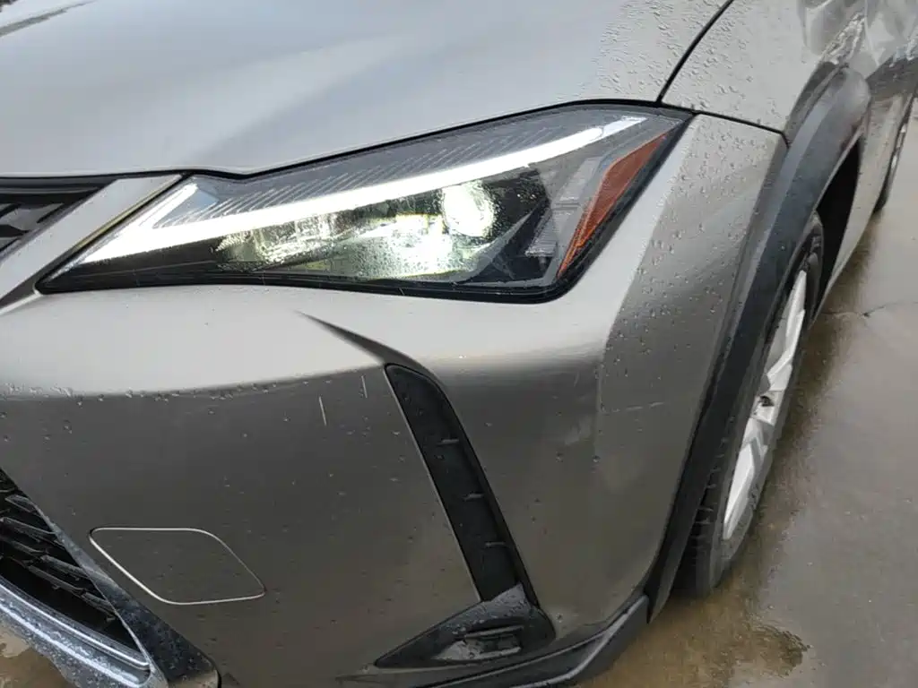 Photo 24 - Lexus UX
