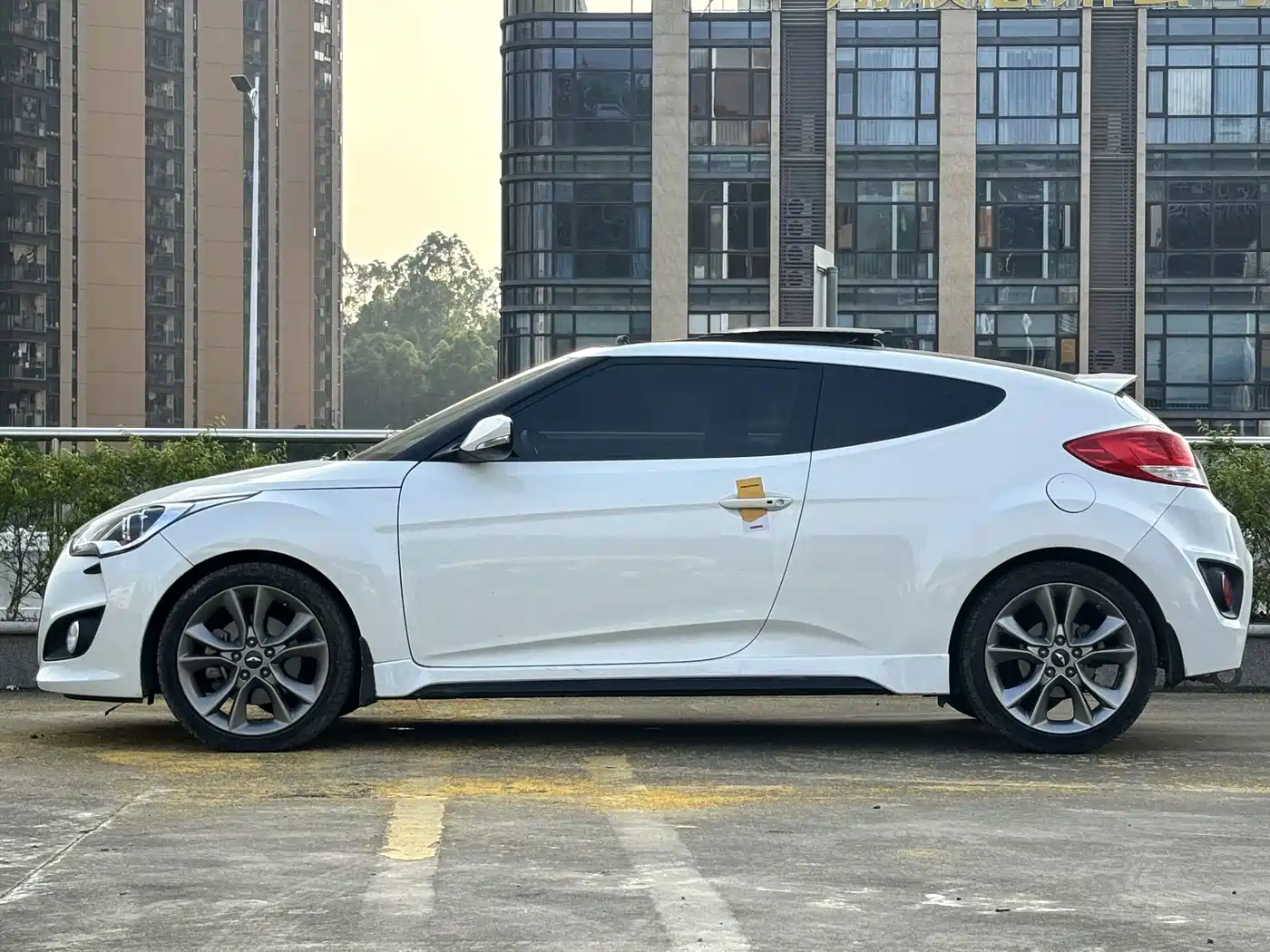 Hyundai Veloster 2017 2015 1.6T Automatic Luxury Edition