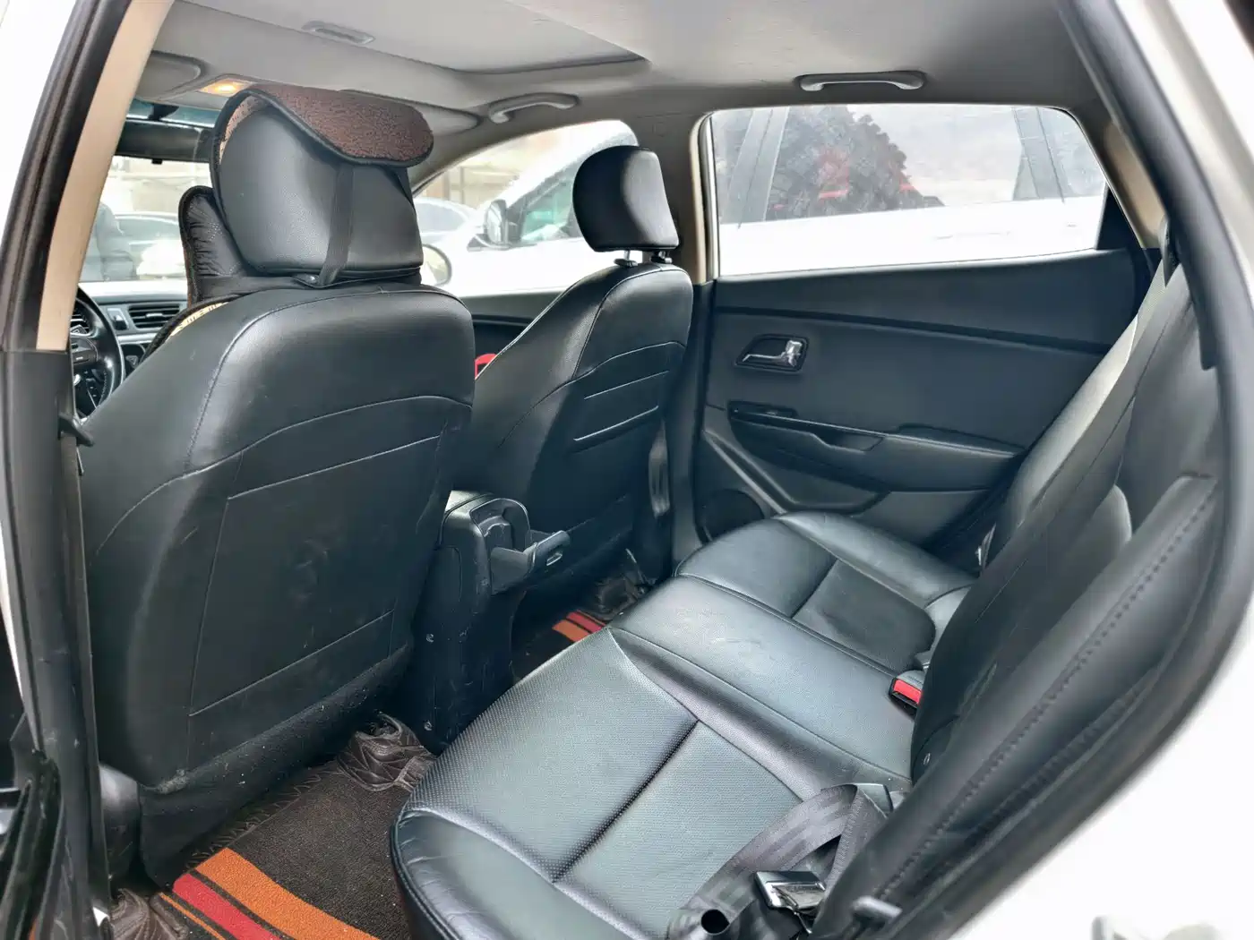 Kia K2 2015 Hatchback 1.6L AT Premium фото 8