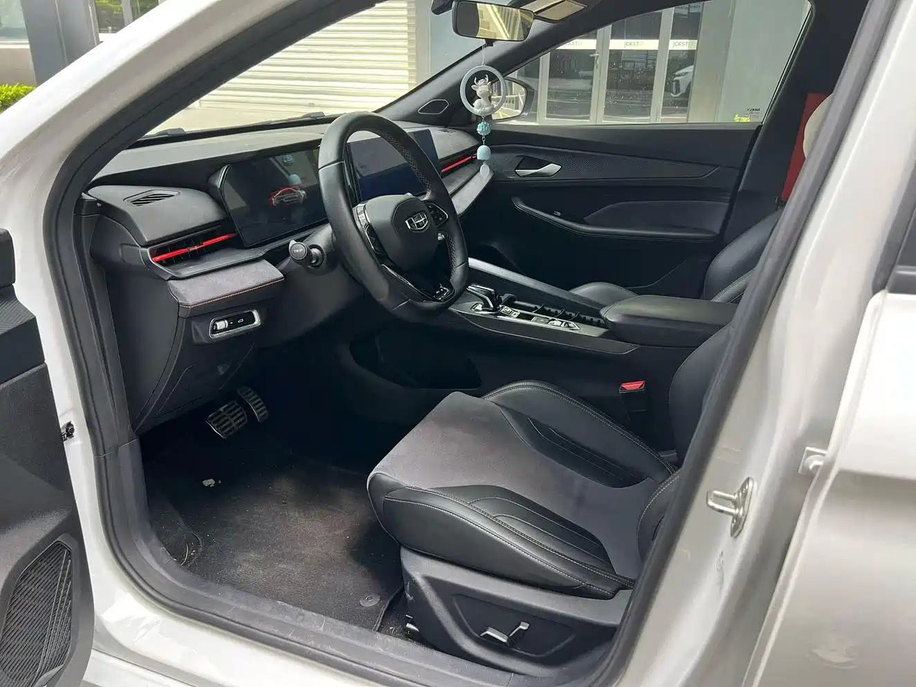 Фото 6 - Geely Binrui