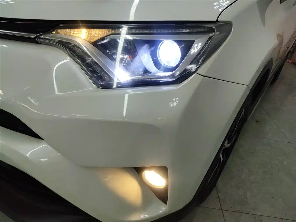 Toyota RAV4 Rongfang 2016 2.0L CVT 2WD Trend (China V) фото 24