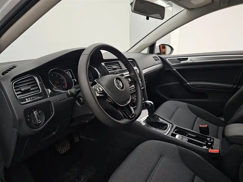 Volkswagen Golf 2018 230TSI Automatic Comfort фото 6