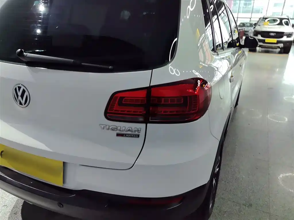 Volkswagen Tiguan 2014 1.8TSI Automatic 2WD 30th Anniversary Edition фото 24