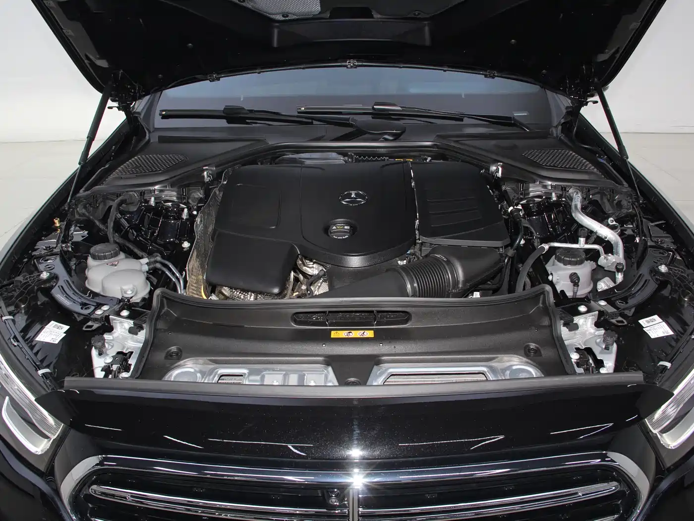 Mercedes-Benz E-Class 2025 Facelift E 300 L Luxury фото 24