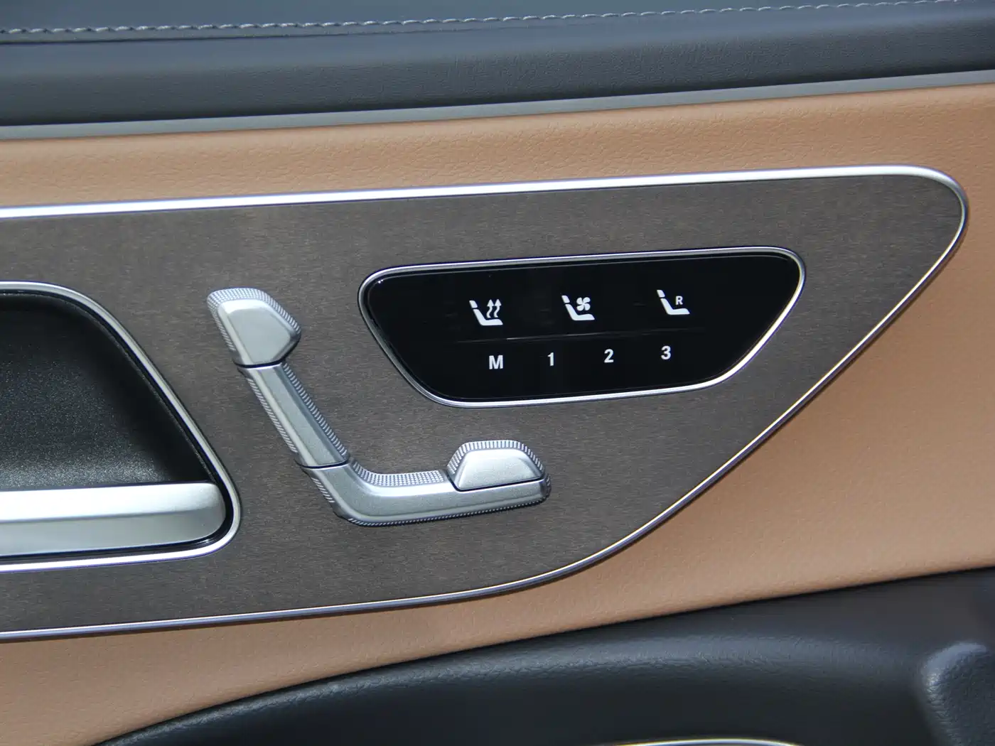 Mercedes-Benz E-Class 2025 Facelift E 300 L Luxury фото 20
