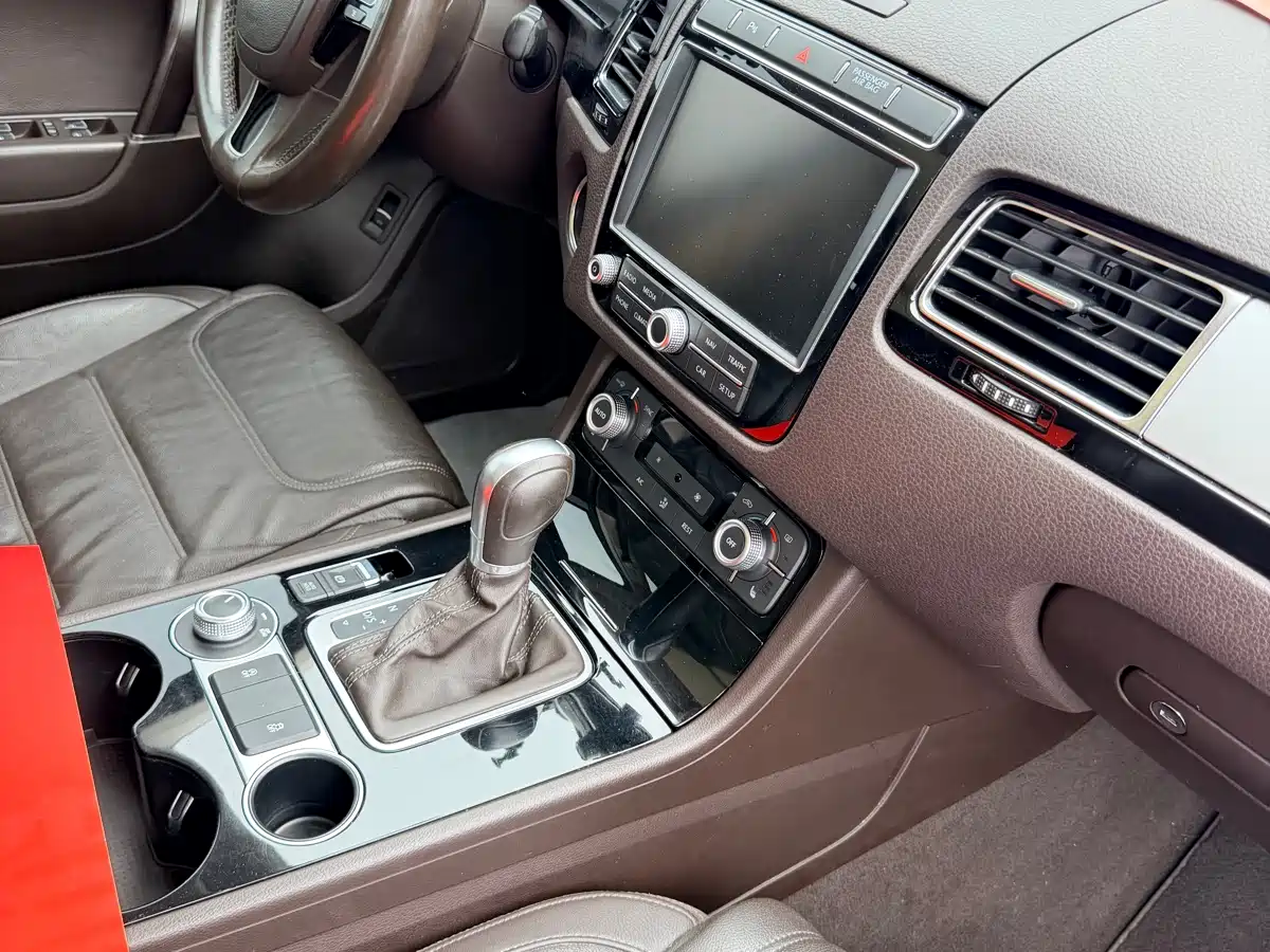 Volkswagen Touareg 2016 3.0TSI Standard фото 18