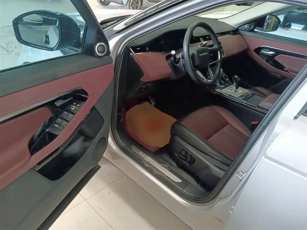 Land Rover Range Rover Evoque 2022 Range Rover Evoque L 249PS R-Dynamic Luxury Edition фото 12