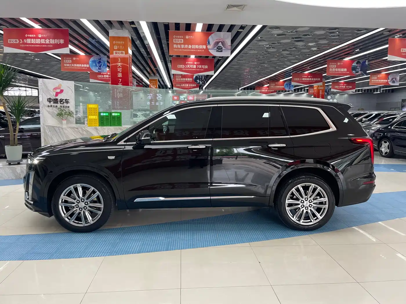 Cadillac XT6 2022 2.0T 7-Seater 4WD Luxury Edition фото 4