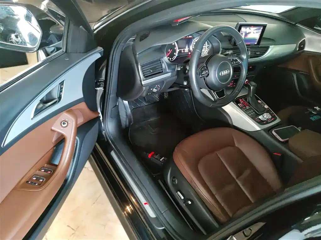 Audi A6L 2018 30th Anniversary 45 TFSI quattro Sport фото 12