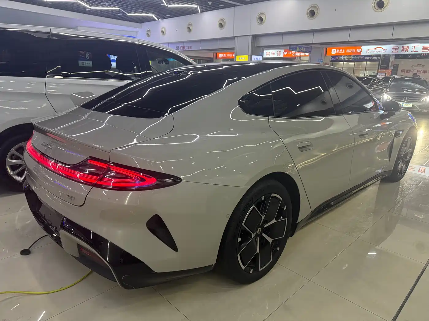 XIAOMI CAR XIAOMI SU7