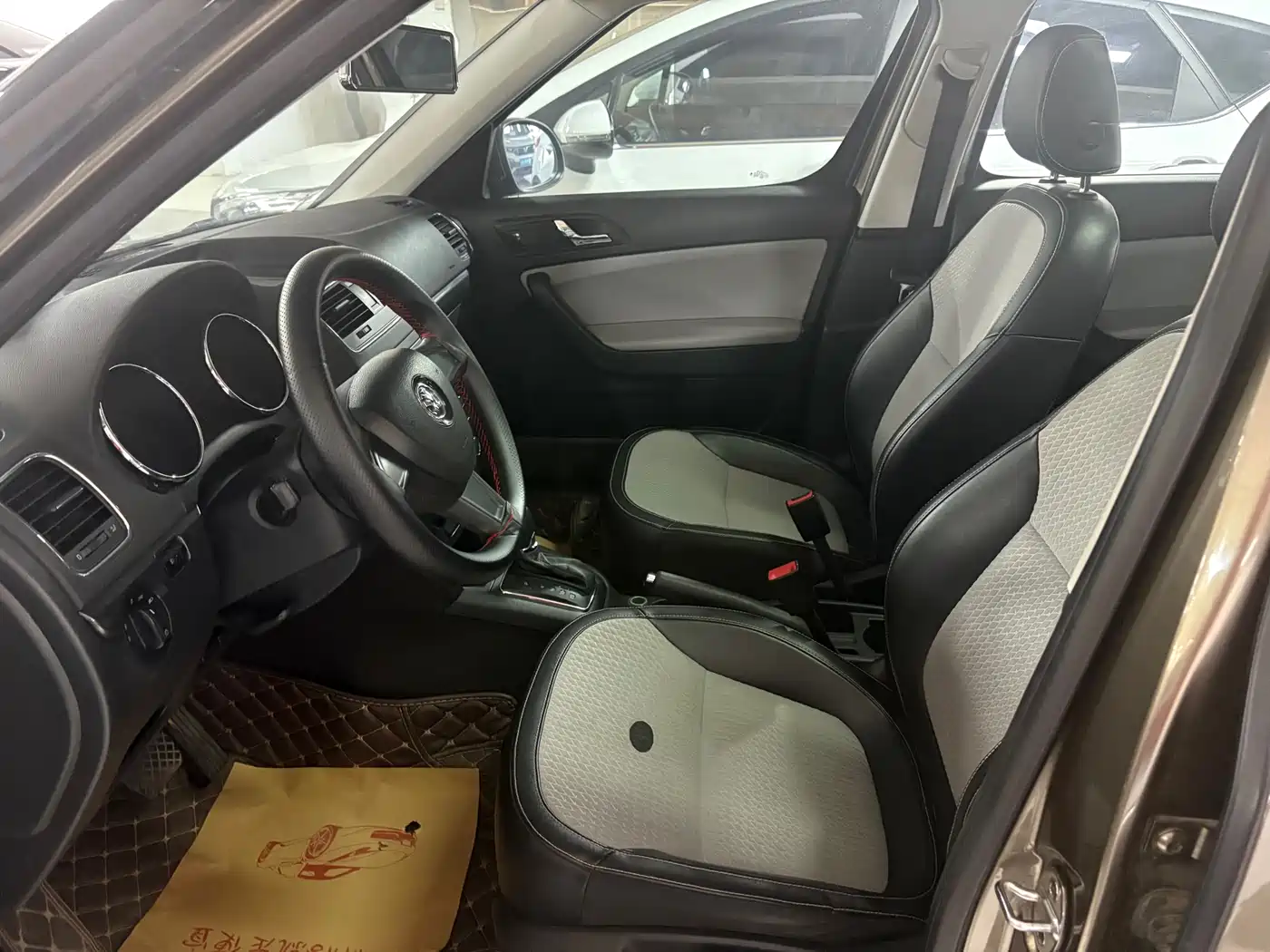 Škoda Yeti 2017 TSI280 DSG Advance фото 8