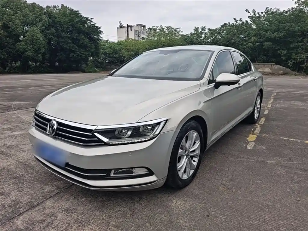 Volkswagen Magotan 2017 330TSI DSG Luxury фото 2