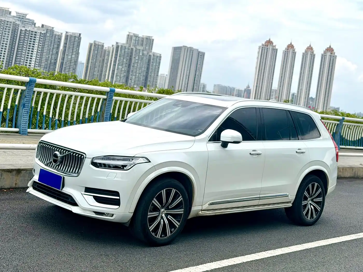 Фото 1 - Volvo XC90