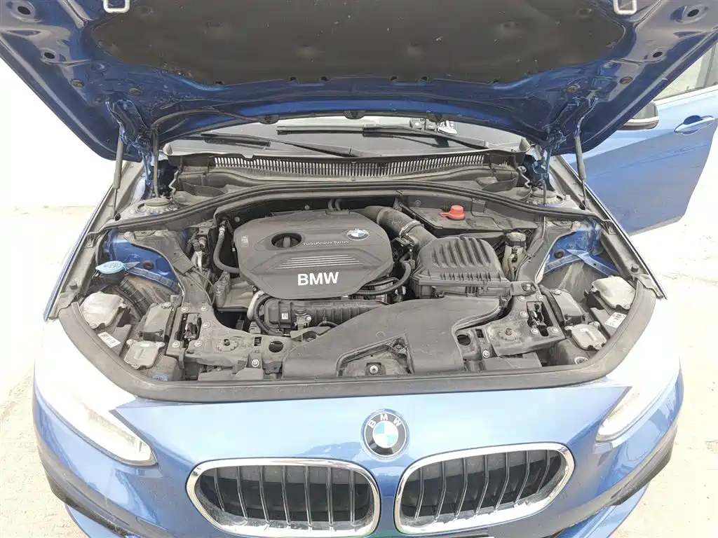 BMW 1 Series 2017 118i Sport фото 16