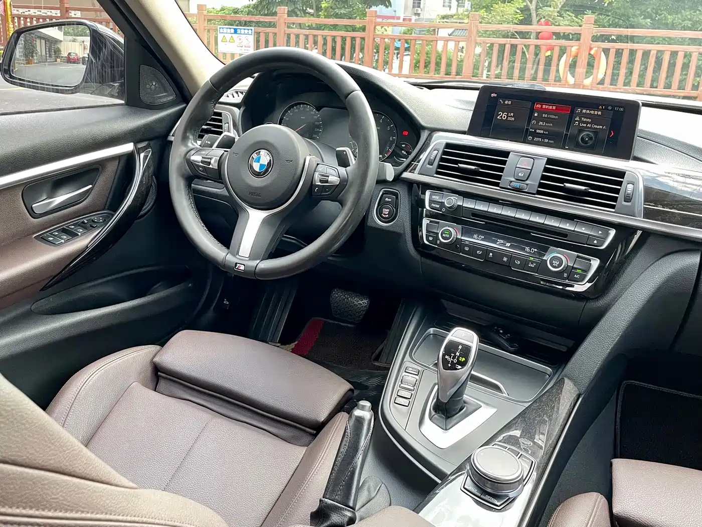 BMW 3 Series 2018 320Li M Sport Black Night Edition фото 25