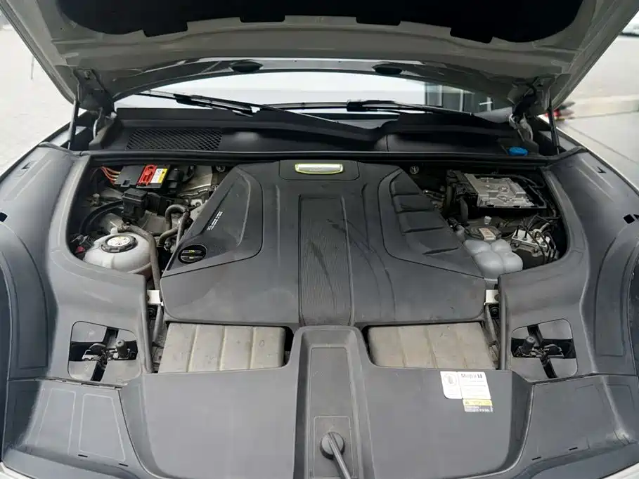Porsche Cayenne New Energy 2023 Cayenne E-Hybrid 2.0T Platinum Edition фото 22