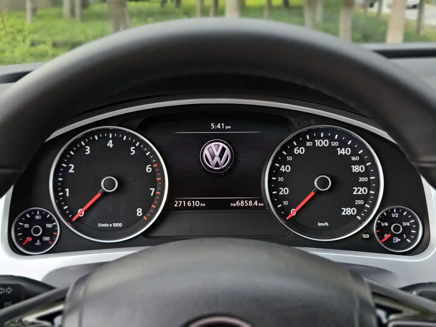 Volkswagen Touareg 2012 2011 3.0TSI Standard