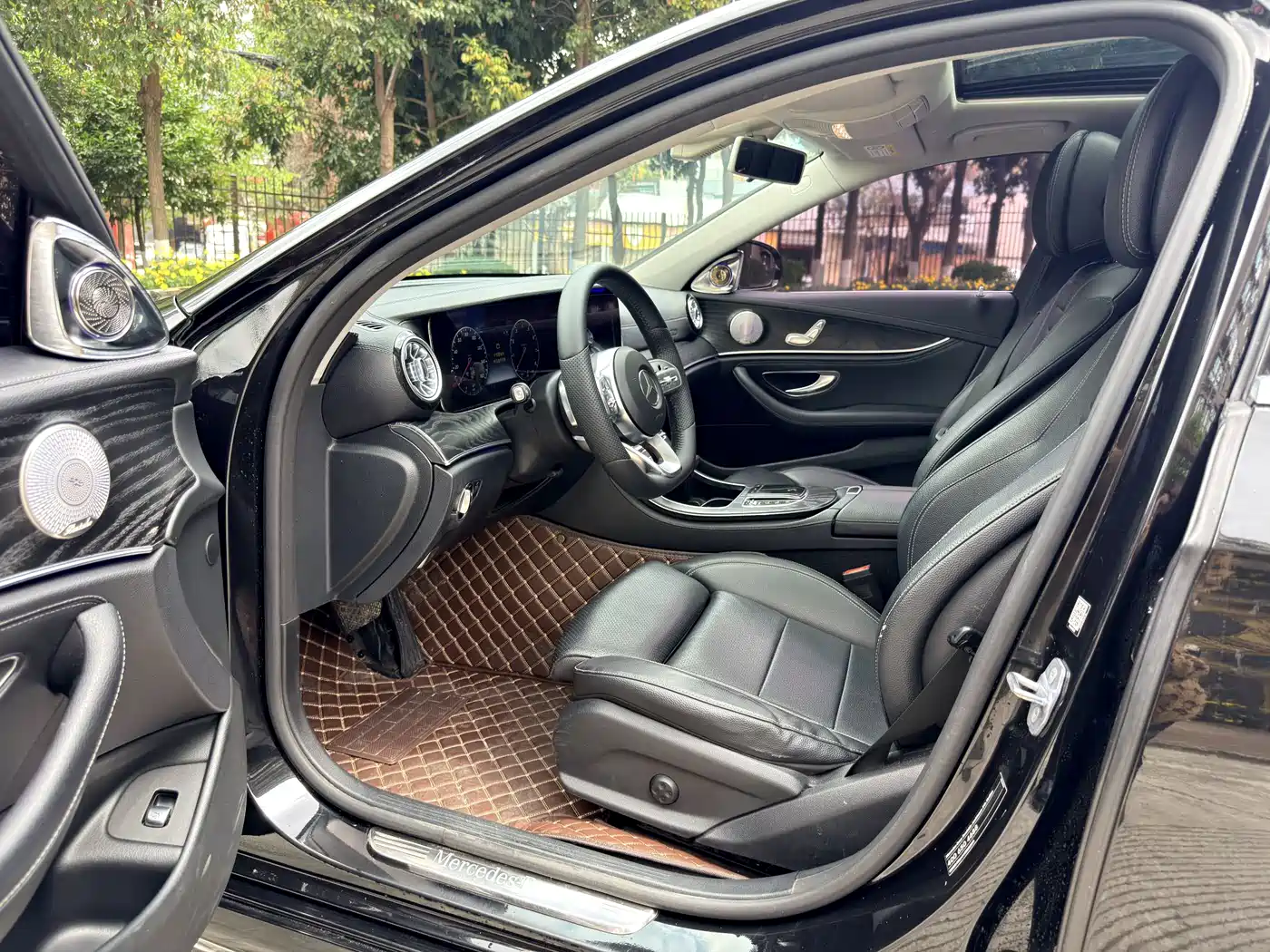 Mercedes-Benz E-Class 2019 E 200 L фото 13