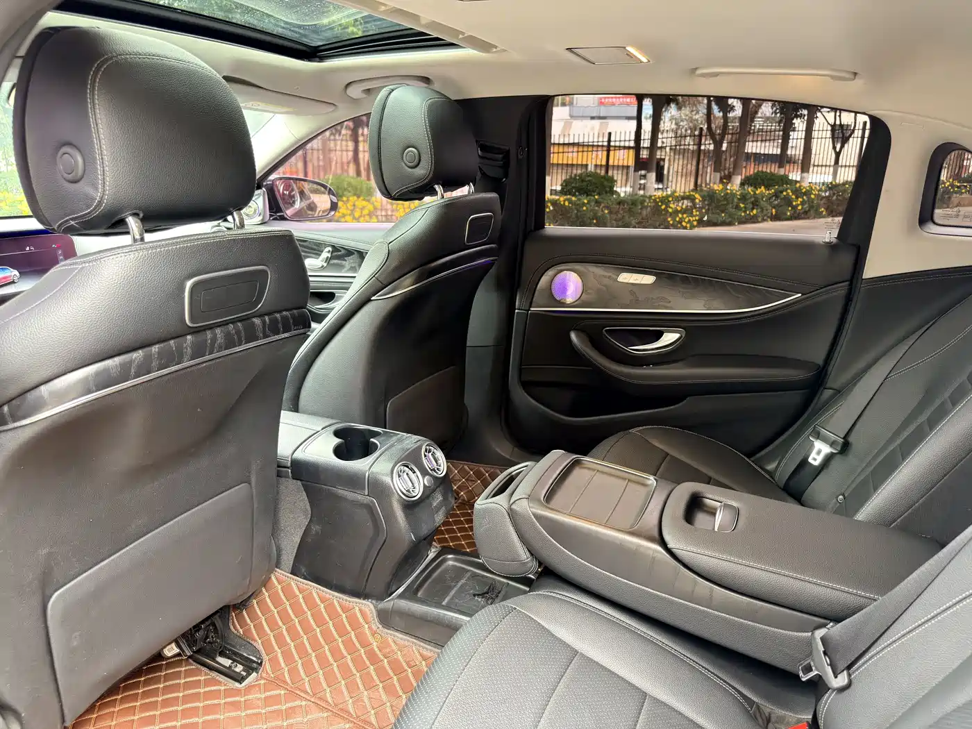 Mercedes-Benz E-Class 2019 E 200 L фото 16