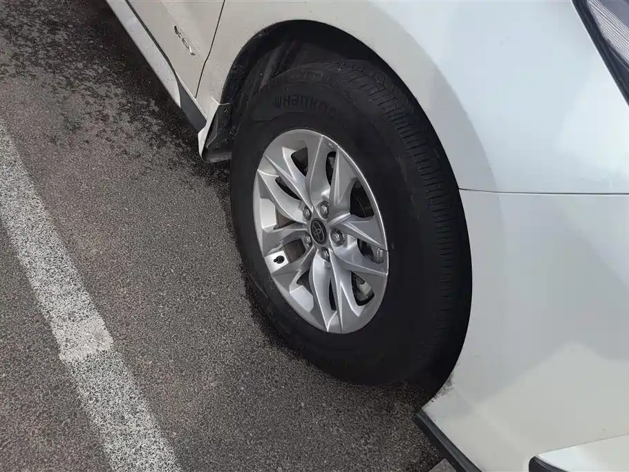 Toyota Granvia 2024 2.5L Hybrid Comfort фото 6
