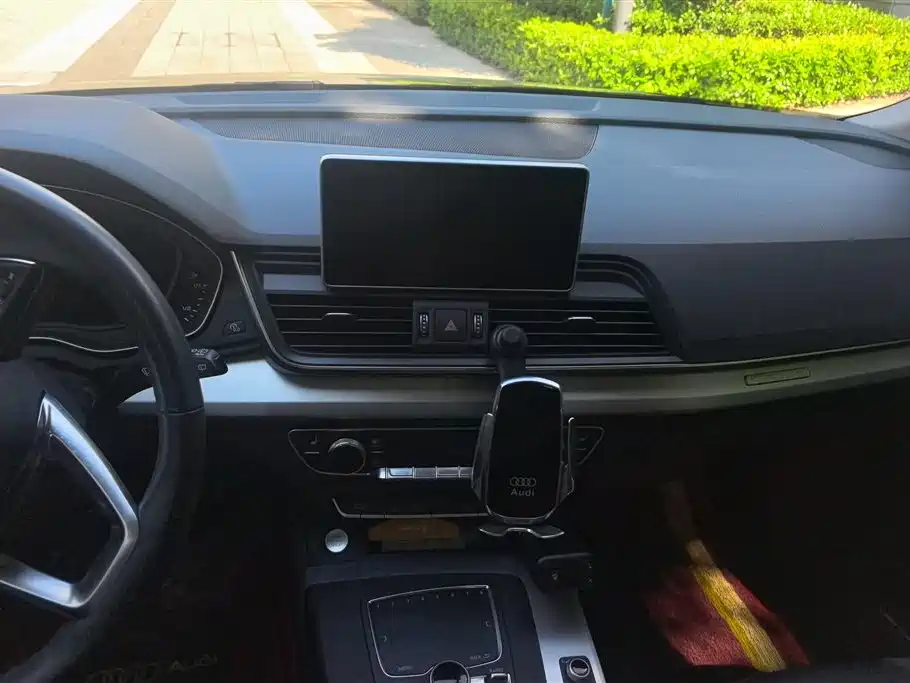 Audi Q5L 2020 Facelift 40 TFSI Honor Fashion фото 13