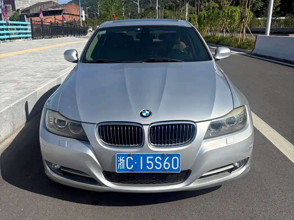 BMW 3 Series (Import) 2010 320i Fashion