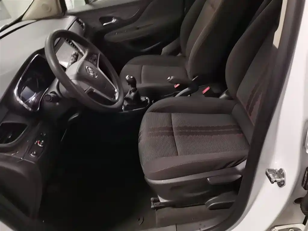 Buick Encore 2016 18T Manual 2WD Urban Progressive фото 15