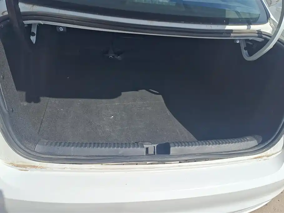 Volkswagen Sagitar 2018 1.6L Automatic Fashion фото 4