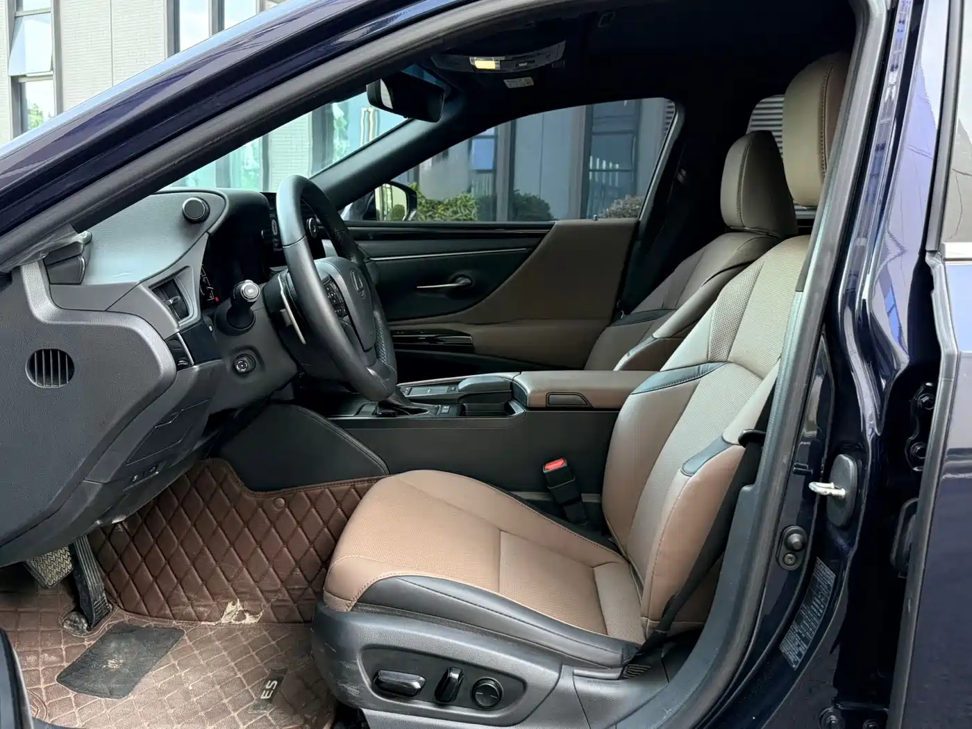 Фото 4 - Lexus ES