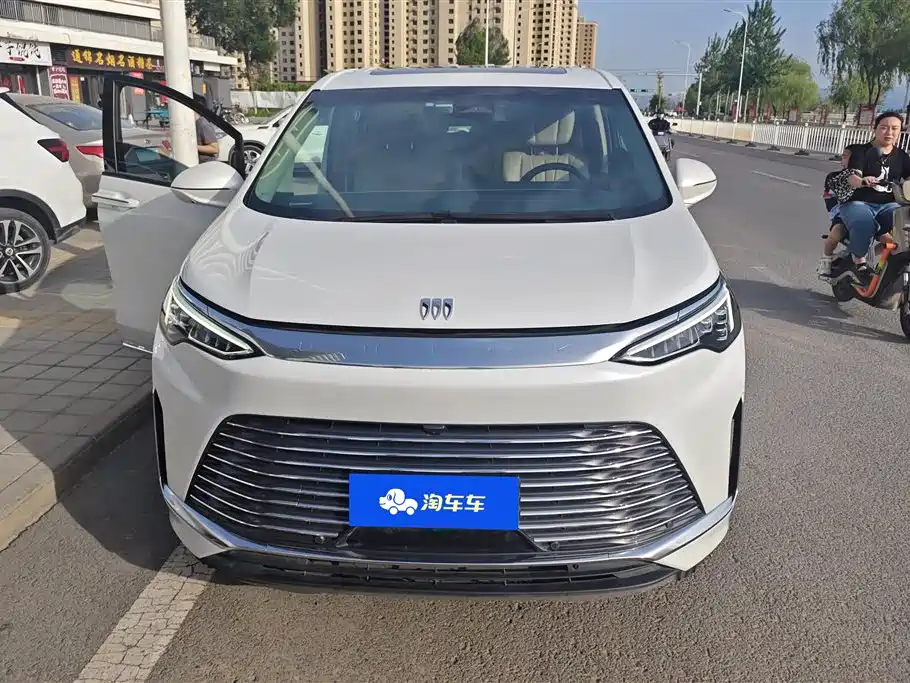 Buick Century 2023 2.0T 7-seater Premium фото 2