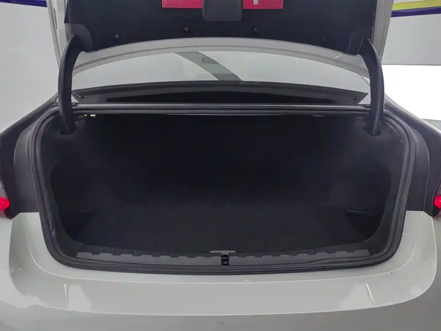 BMW i3 2025 eDrive 40 L Shadow Night Sport Package фото 4
