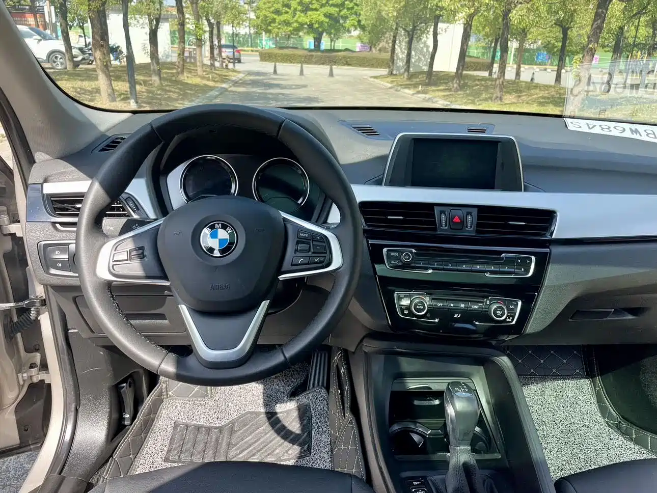 BMW X1 2019 sDrive18Li Fashion Model фото 10