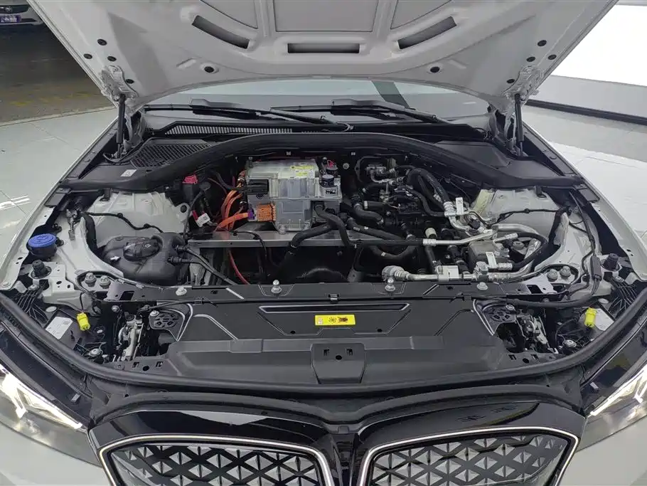 BMW i3 2025 eDrive 40 L Shadow Night Sport Package фото 10