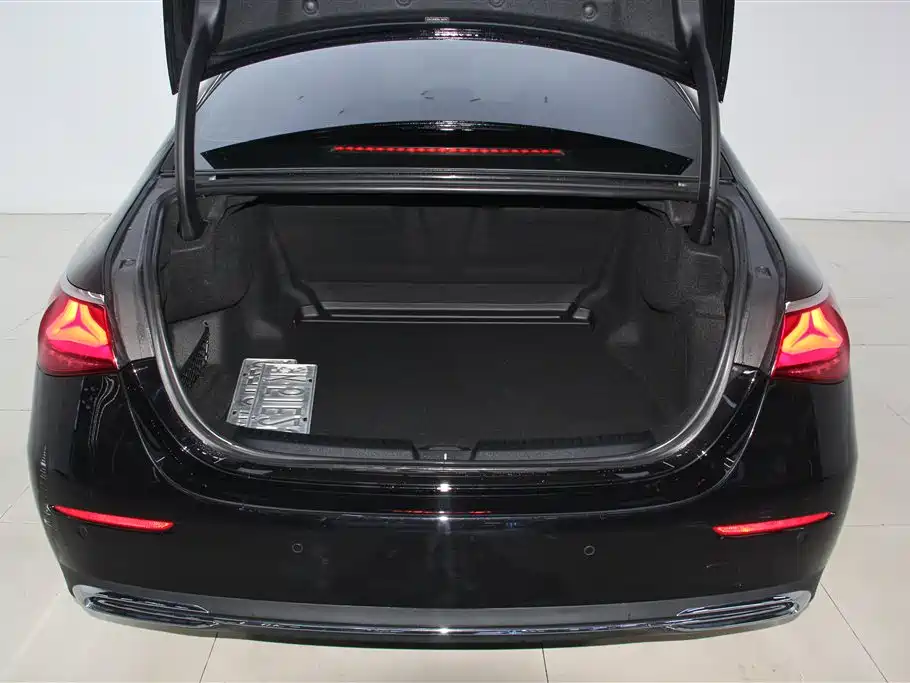 Mercedes-Benz E-Class 2025 E 300 L Fashion фото 26