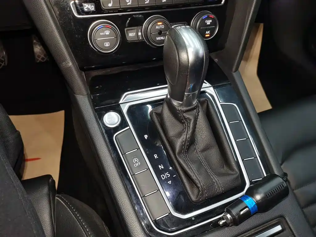 Volkswagen Magotan 2019 330TSI DSG Luxury China V фото 14