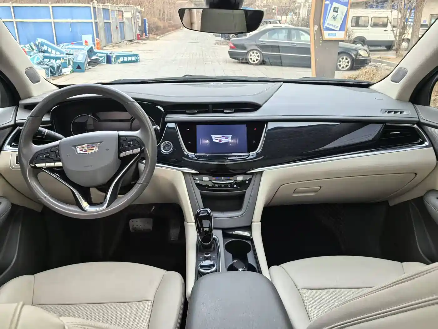 Cadillac XT6 2022 2.0T 7-Seater 4WD Luxury Edition фото 6
