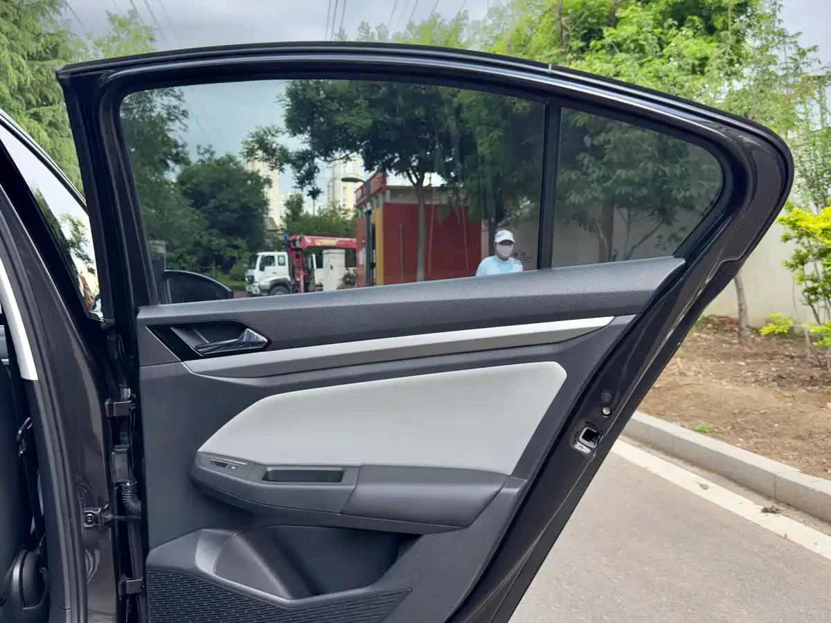 Volkswagen Bora 2023 300TSI DSG Premium Edition фото 21