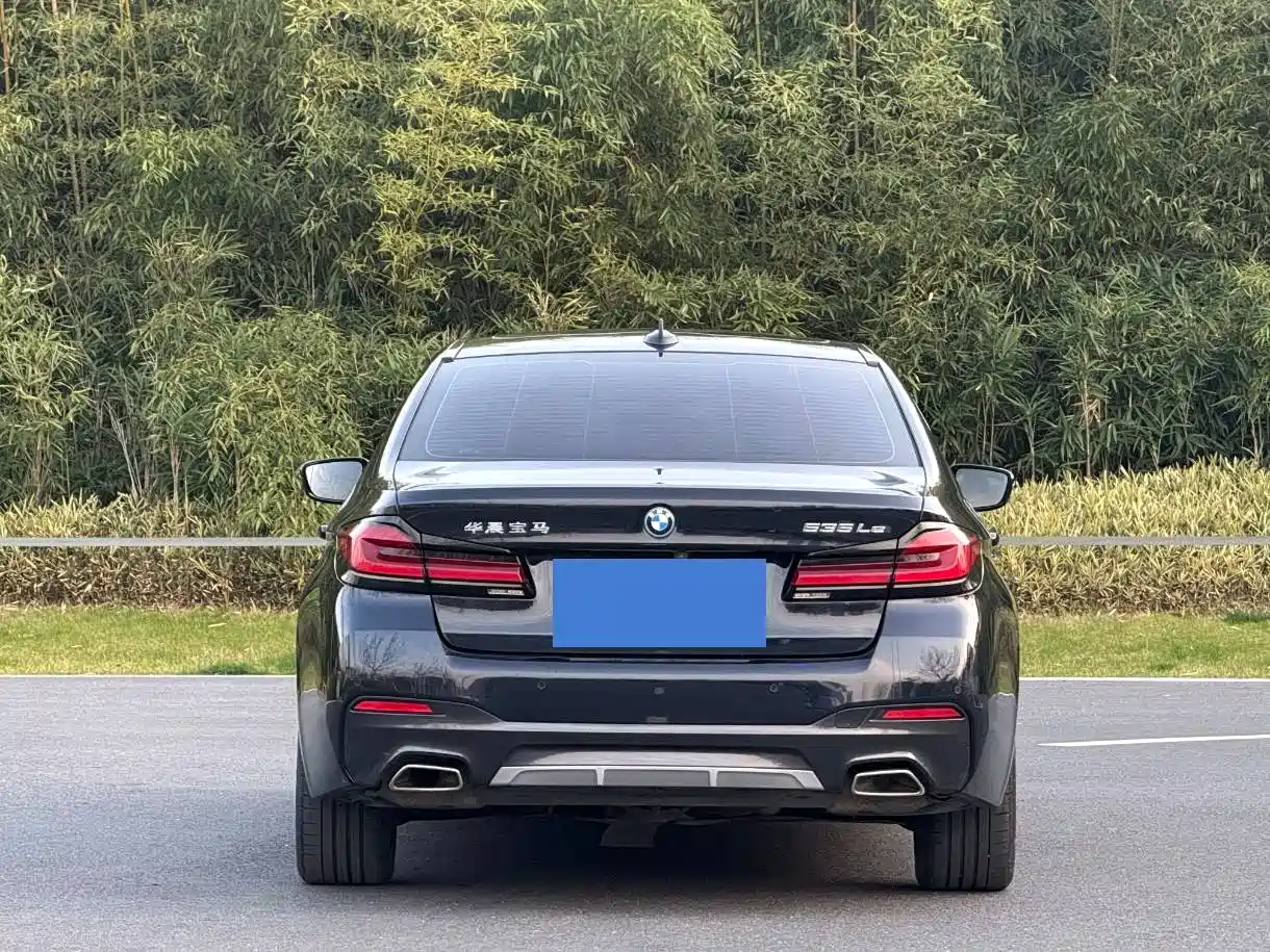 BMW 5 Series New Energy 2022 535Le M Sport Package фото 4
