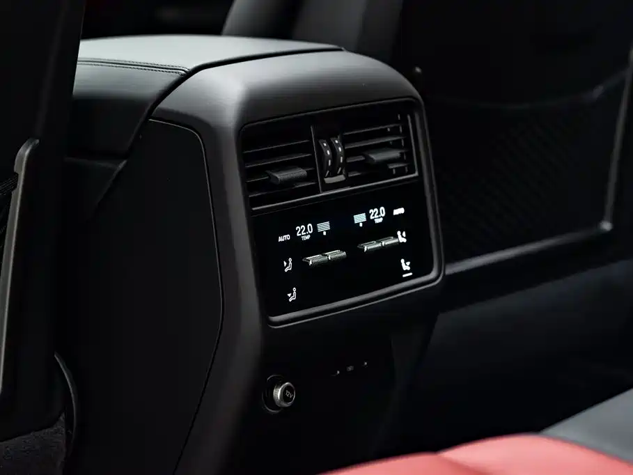 Porsche Cayenne 2025 Cayenne 3.0T Dream Chaser Edition фото 12
