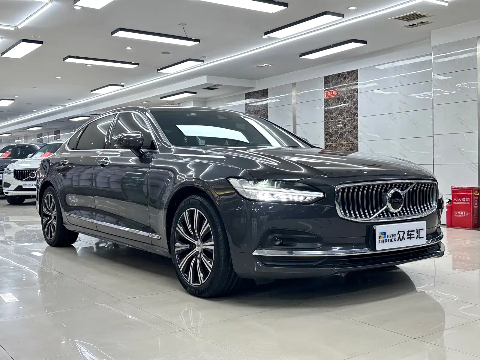 Фото 3 - Volvo S90