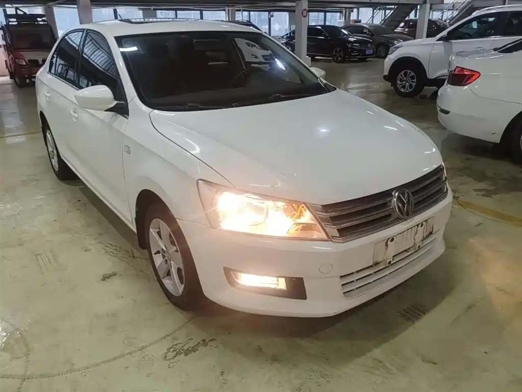 Volkswagen Santana 2015 1.6L Automatic Comfort Edition фото 4