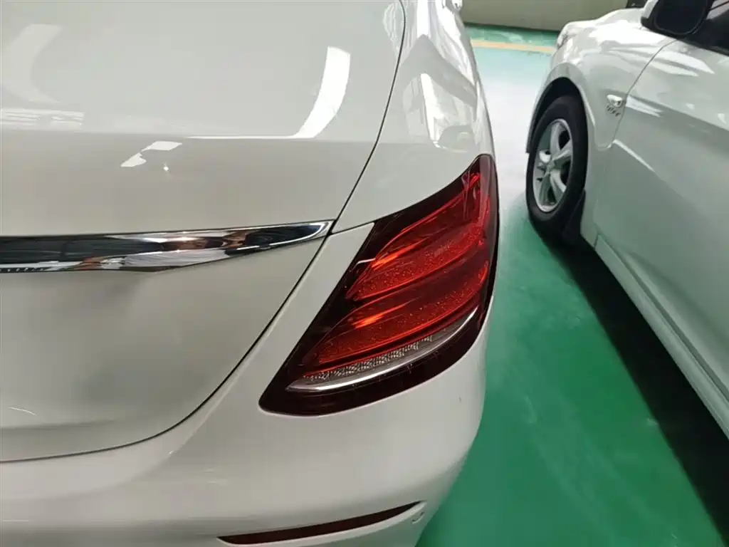Mercedes-Benz E-Class 2016 E 300 L Sport Fashion Type фото 8