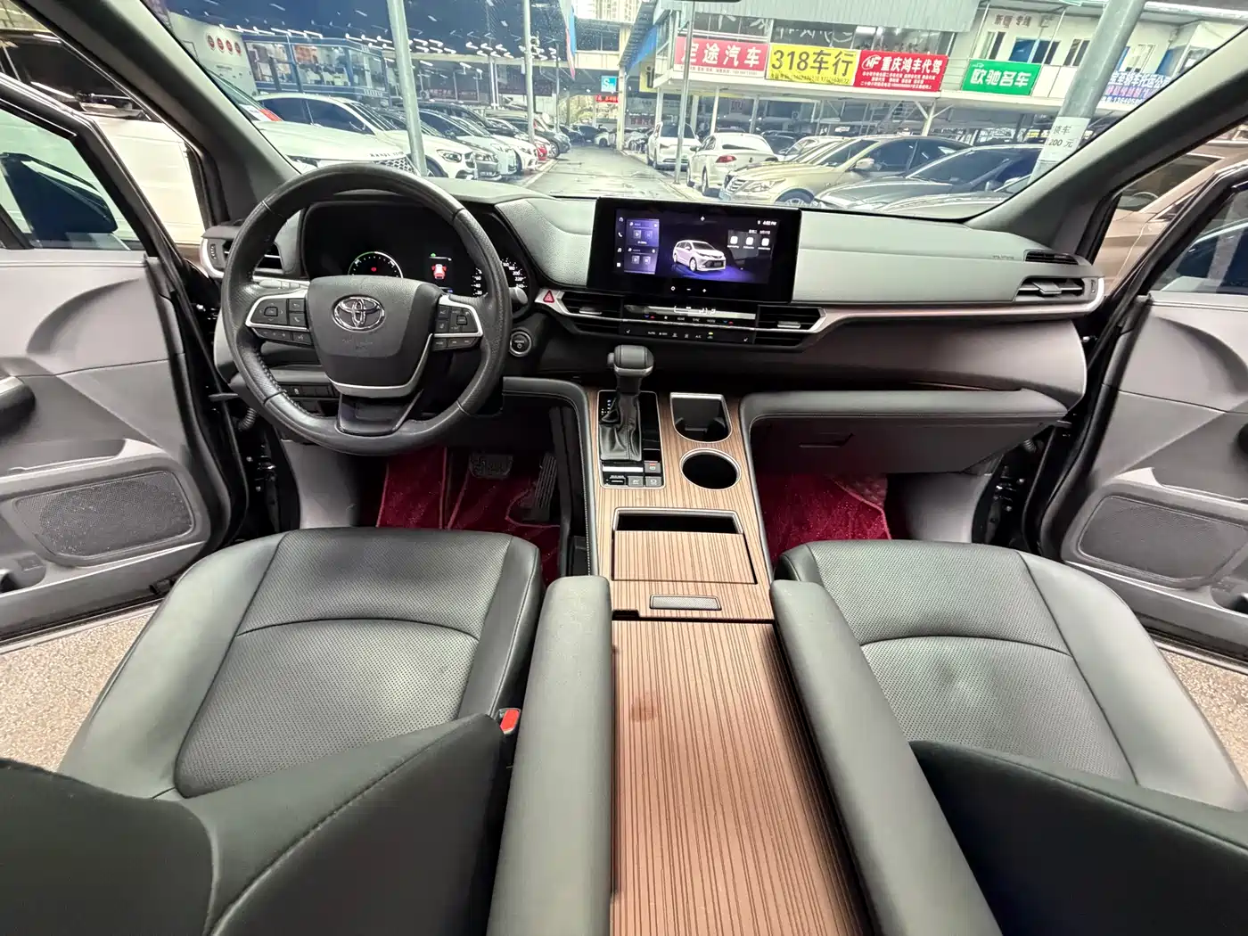 Toyota Sienna 2024 2.5L Hybrid Luxury Edition фото 19