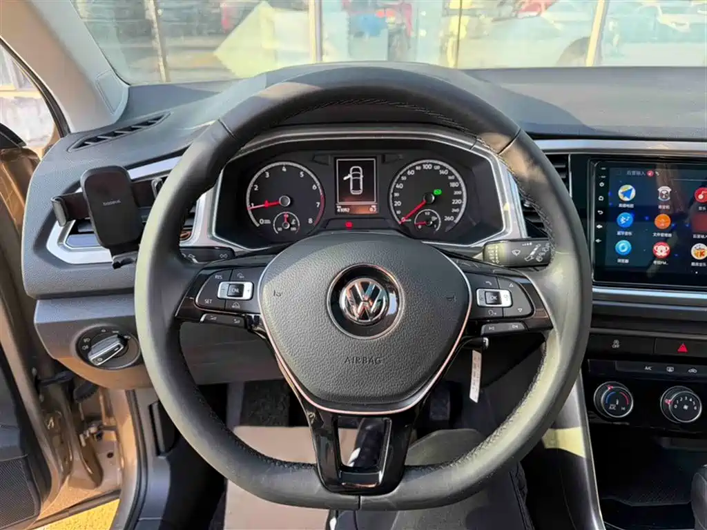 Volkswagen T-ROC 2018 230TSI DSG 2WD Progressive China VI фото 5