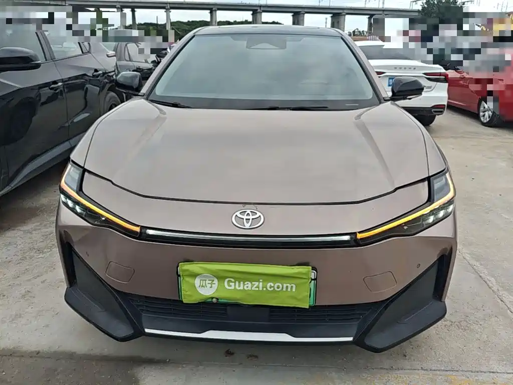 Toyota bZ3 2023 616km Long Range Premium фото 3
