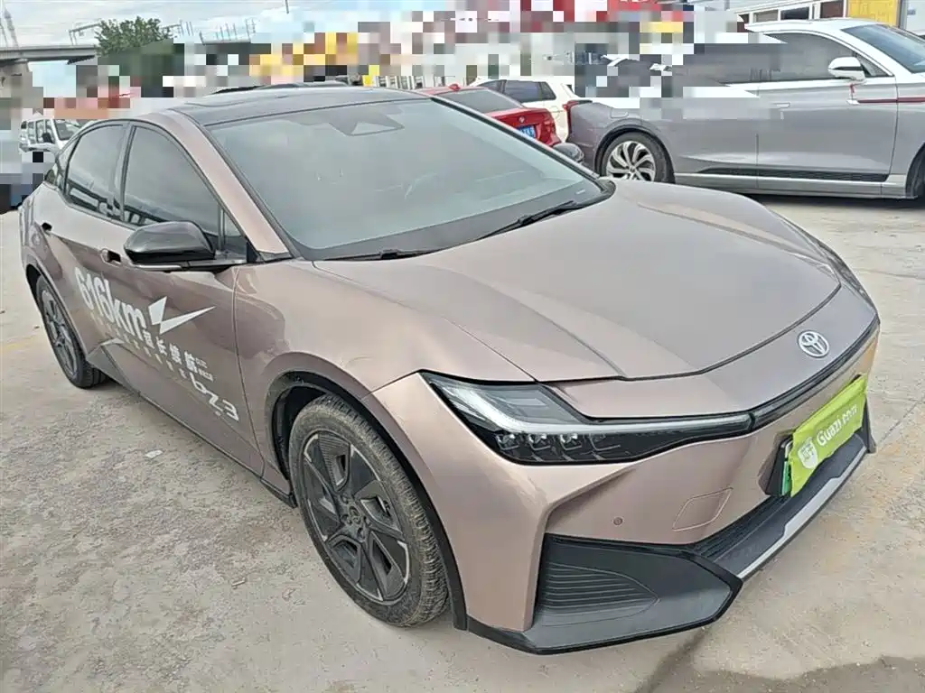 Toyota bZ3 2023 616km Long Range Premium фото 4