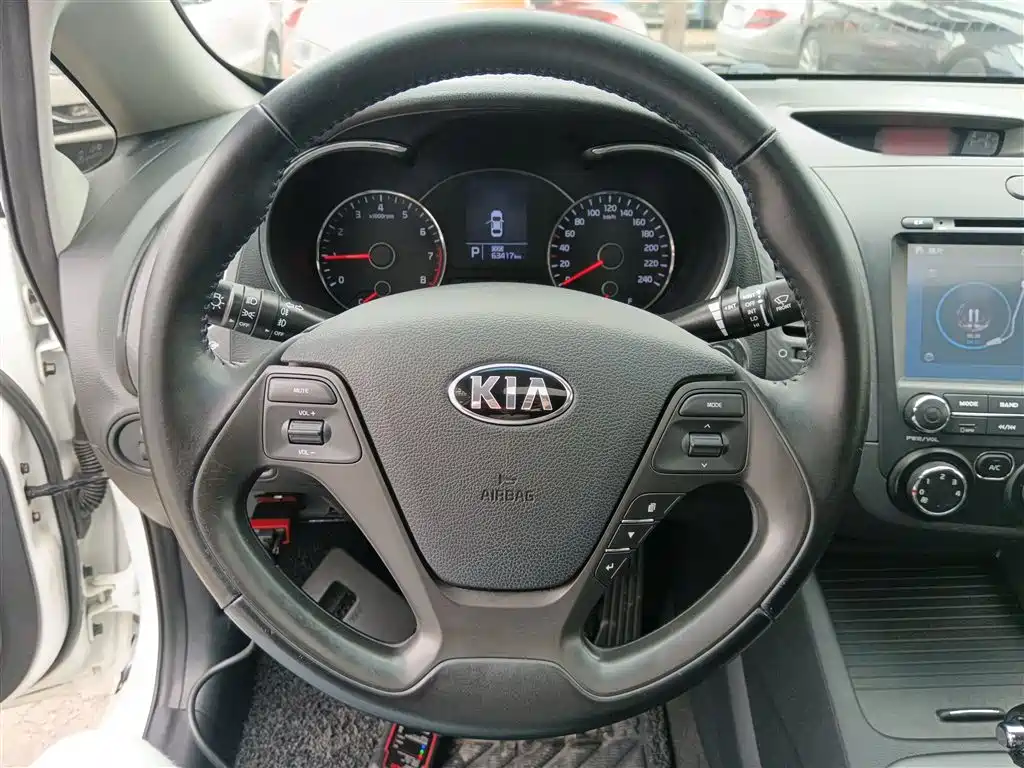 Kia K3 2015 1.6L Automatic GLS фото 11