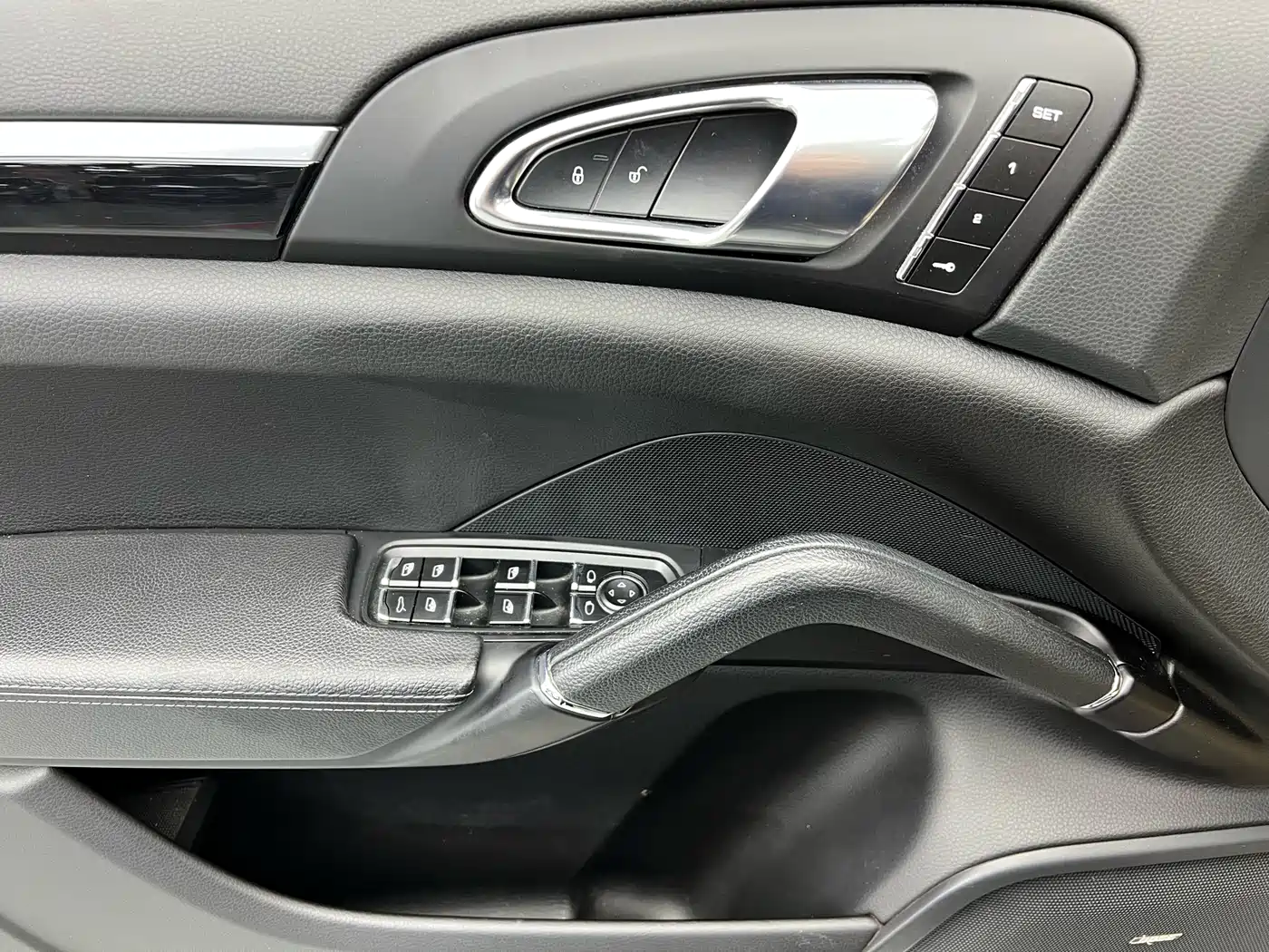 Porsche Cayenne 2016 Cayenne Platinum Edition 3.0T фото 3
